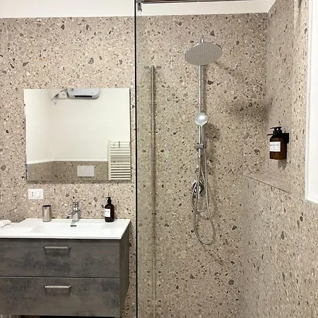 Your Home, In The Center Of * 巴里