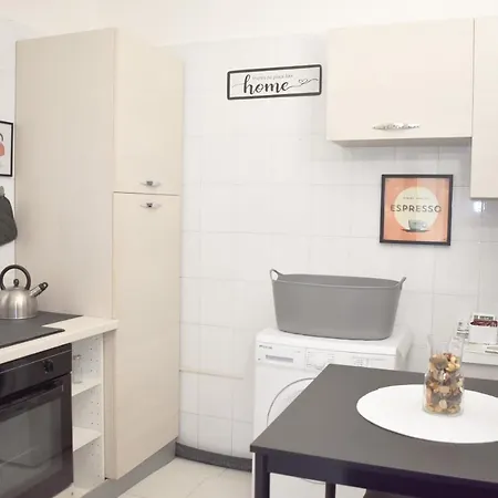 Your Home, In The Center Of Μπάρι