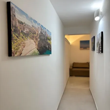 Your Home, In The Center Of * Μπάρι